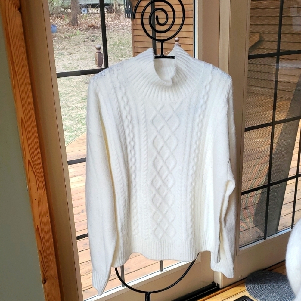 Gap Cozy Winter White Cable Knit Long Slv Mock Neck Sz. L Sweater